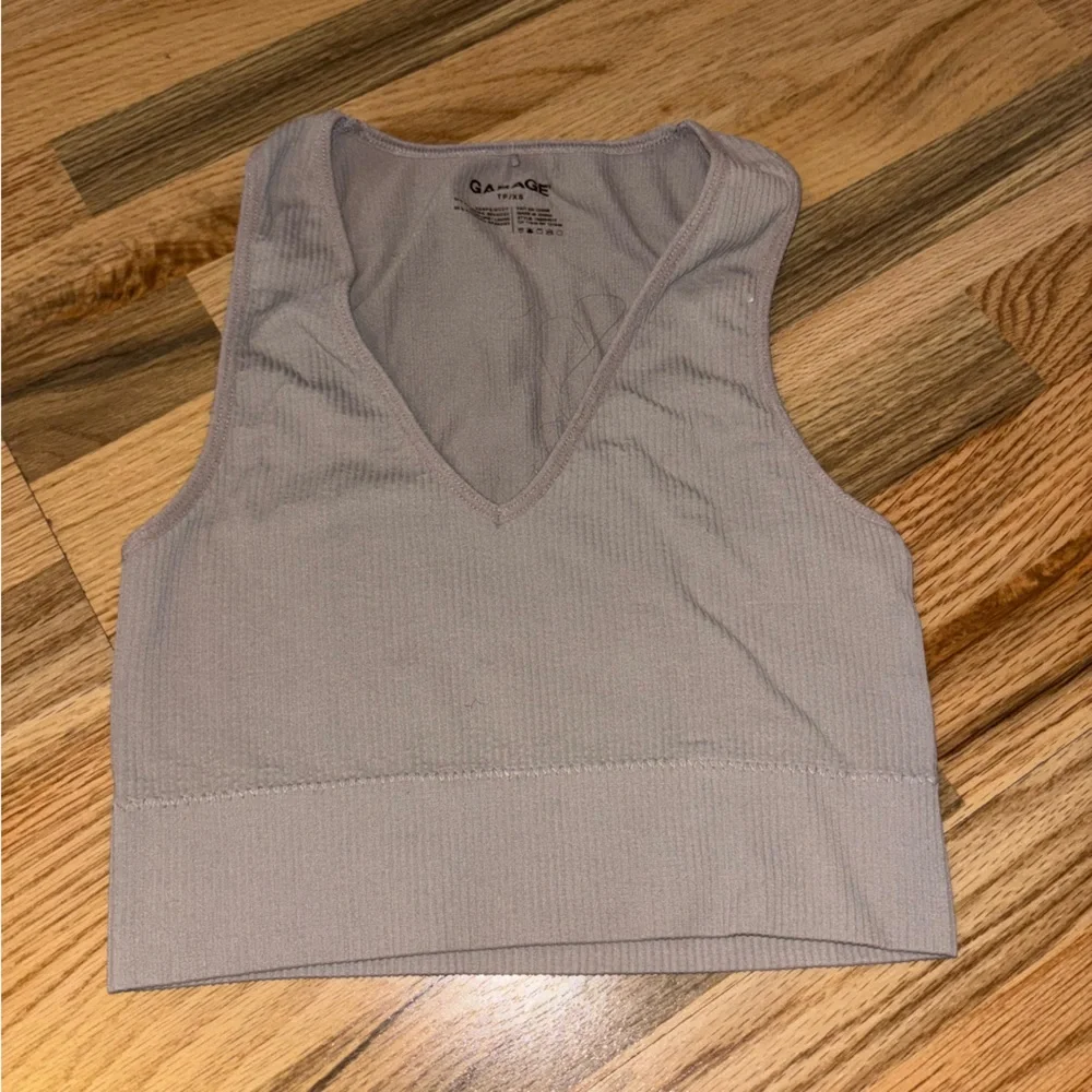 Spring top bundle 🫶 - Picture 2 of 5